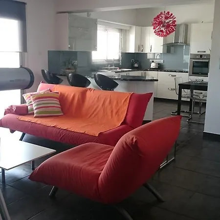 Nicolaos Court