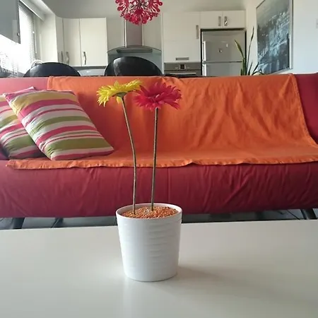 Nicolaos Court شقة لارنكا